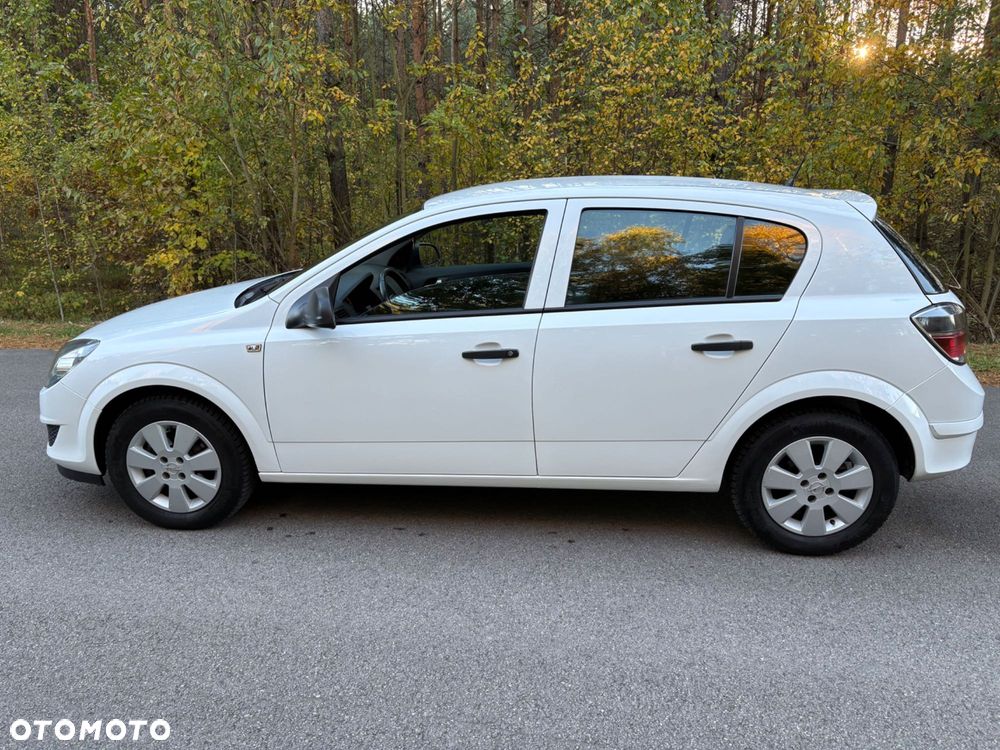 Opel Astra 2009 photo 5