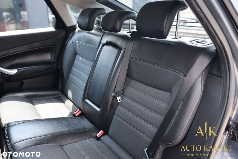 Ford Mondeo - 32