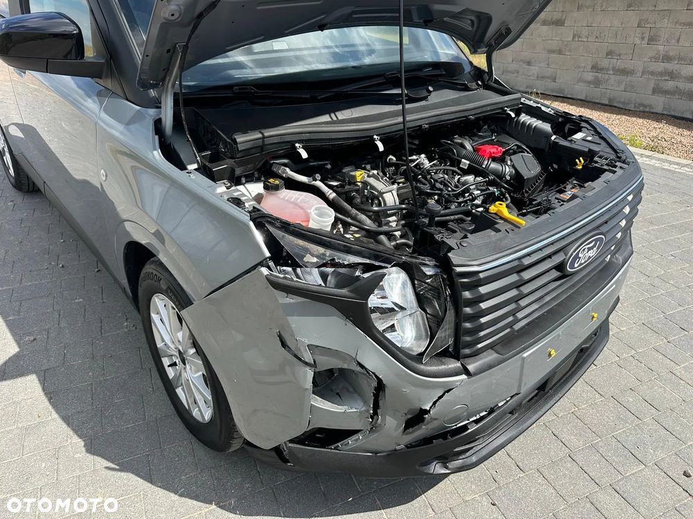 Ford Tourneo Courier 1.0 EcoBoost Titanium - 24