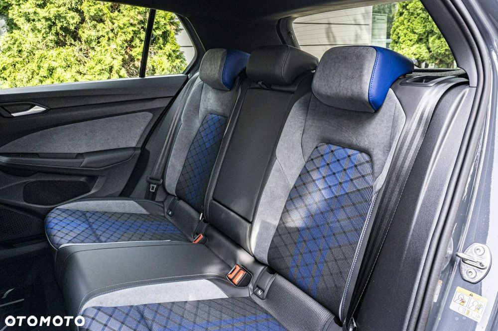 Volkswagen Golf - 26