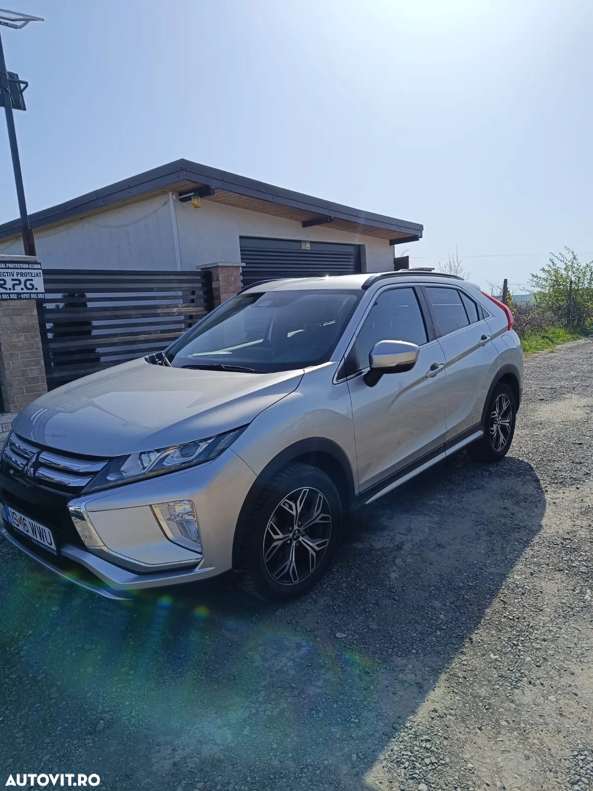 Mitsubishi Eclipse-Cross - 13