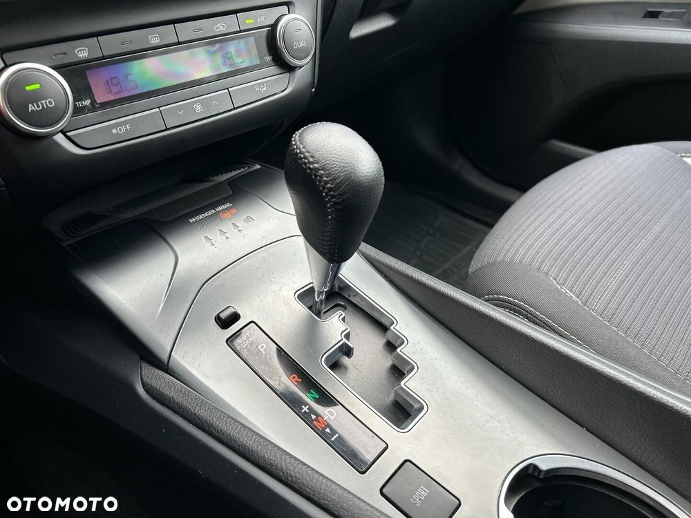 Toyota Avensis - 19