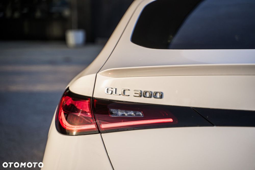 Mercedes-Benz GLC - 12