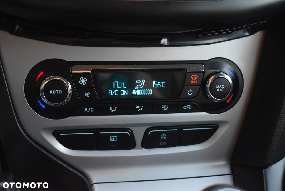 Ford Focus 1.0 EcoBoost Titanium - 38