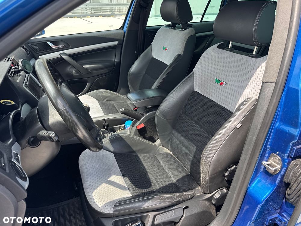 Skoda Octavia 2.0 TDI CR DPF RS - 9