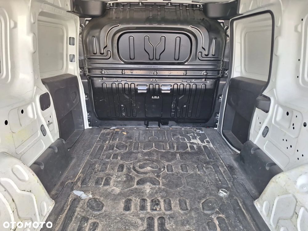Fiat Doblo Maxi diesel 1,6 105KM blaszak 3 osobowy Krajowy FV23% - 10