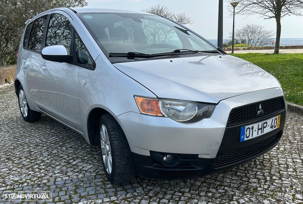 Mitsubishi Colt - 11