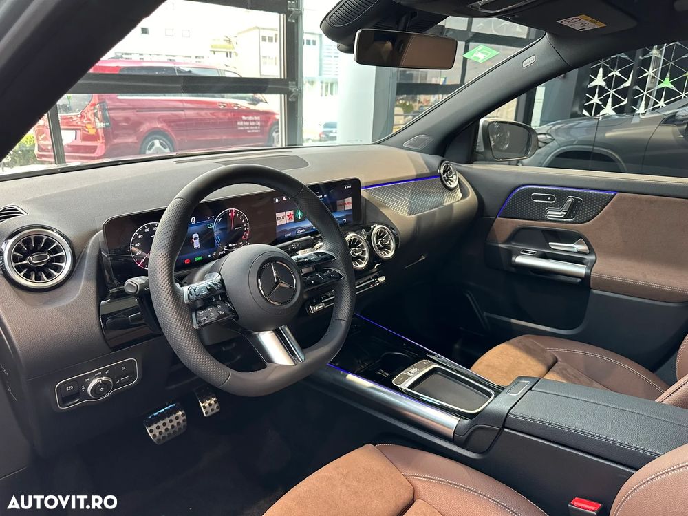 Mercedes-Benz GLA - 8