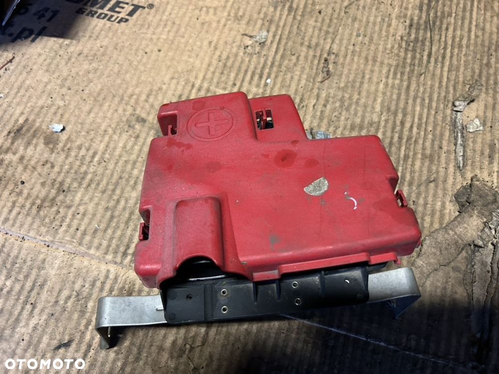 RENAULT MASTER III 10- KLEMĄ PLUSOWA BEZPIECZNIK 8200778373 OPEL MOVANO II