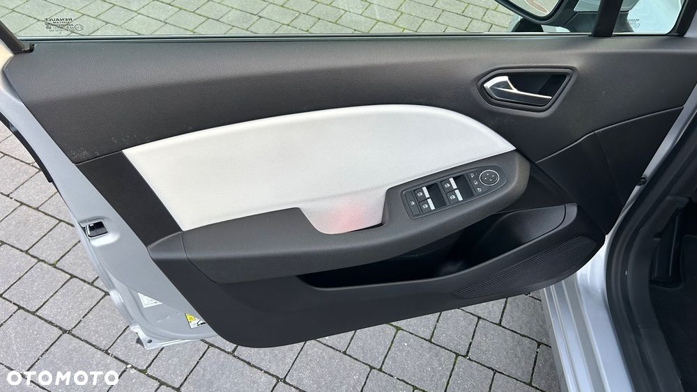 Renault Clio 1.6 E-TECH Intens - 22