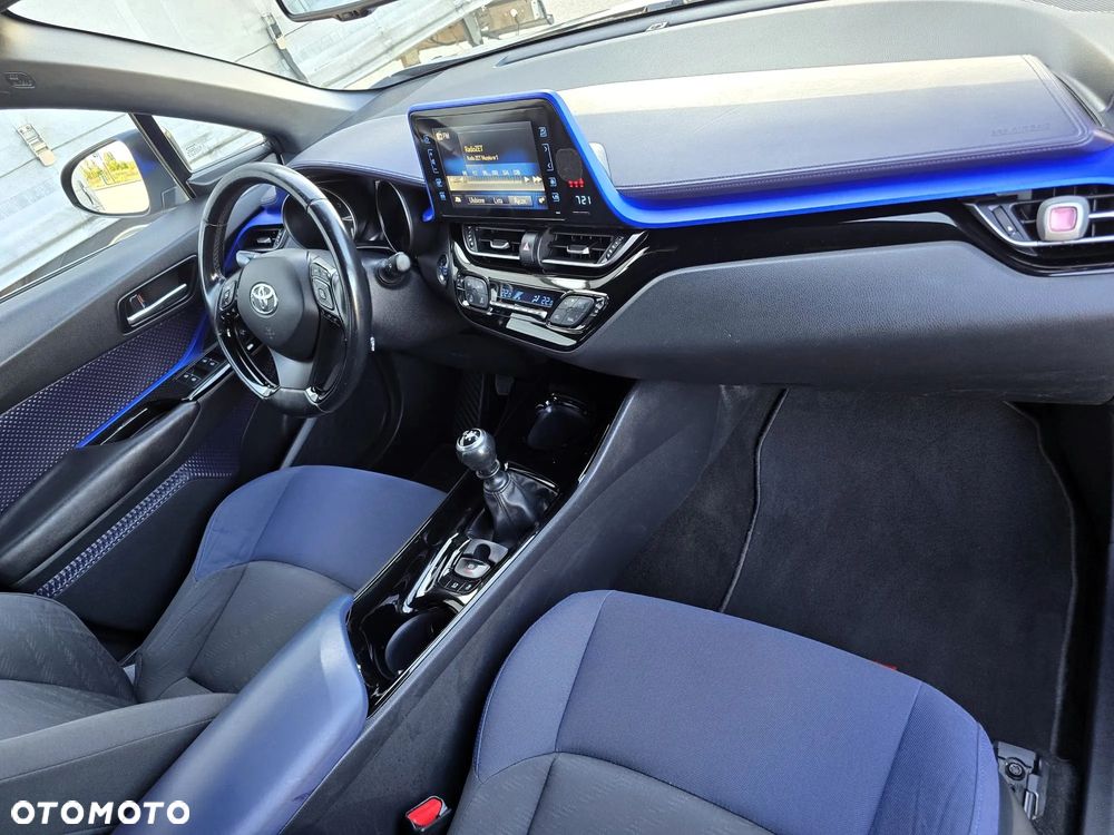 Toyota C-HR 1.2 T Dynamic - 24
