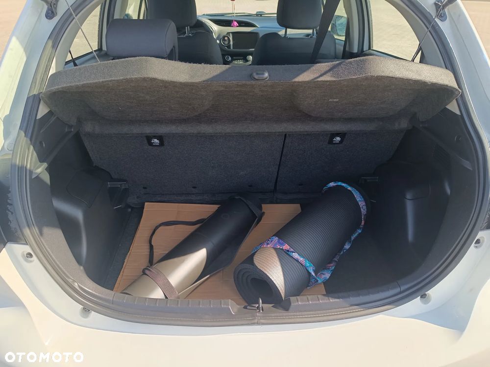 Toyota Yaris - 22