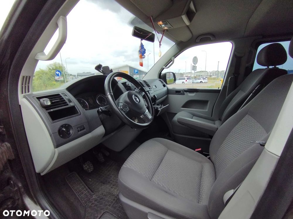 Volkswagen Caravelle - 4