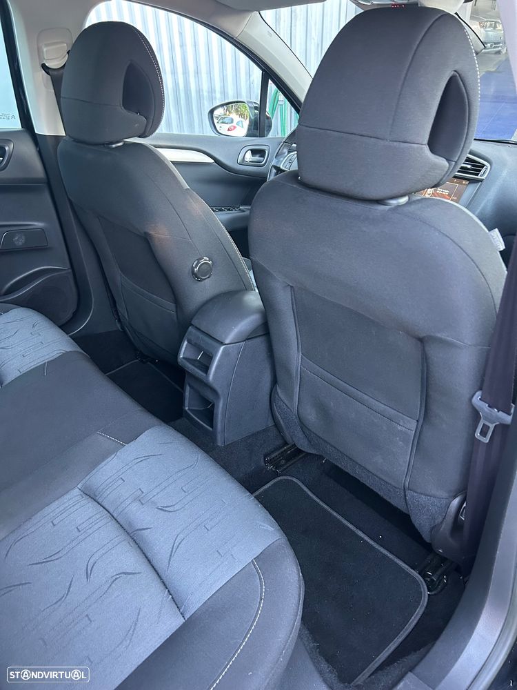 Citroën C4 e-HDi 110 Exclusive - 12
