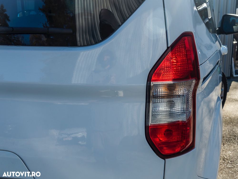 Ford Tourneo Courier 1.5 TDCi Trend - 25