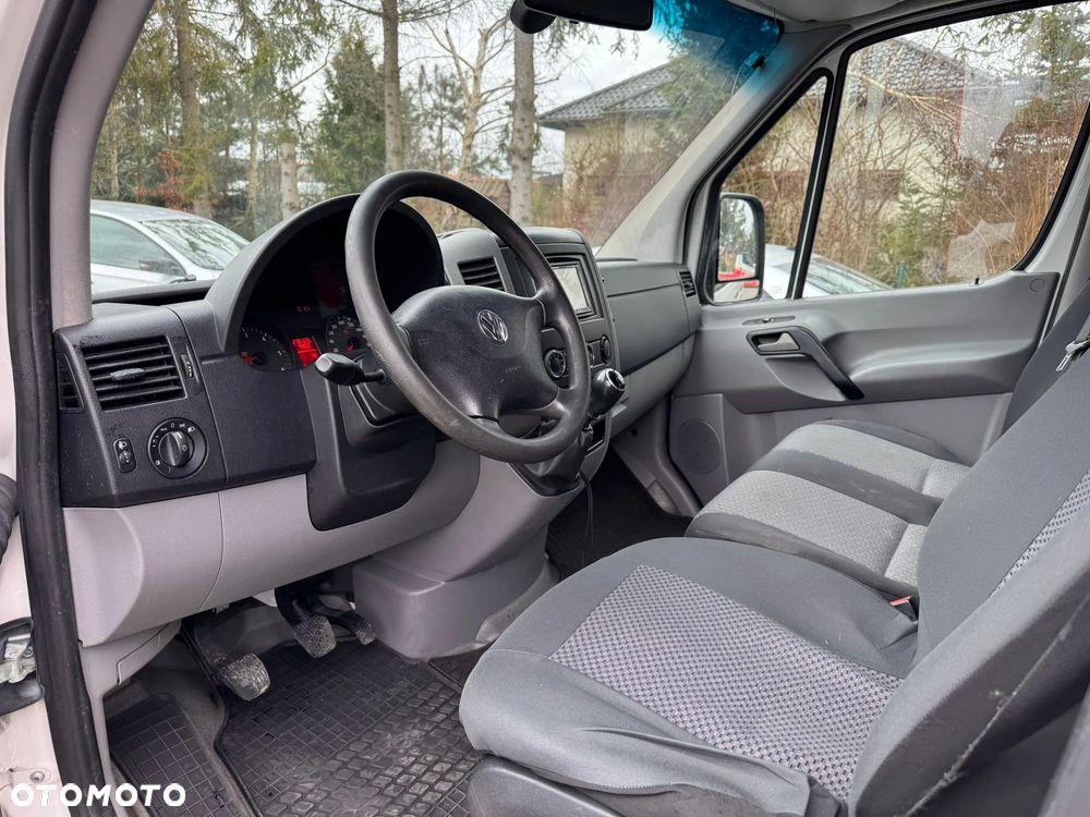 Volkswagen CRAFTER ŚREDNI PO LIFTOWY KLIMATYZACJA - 29