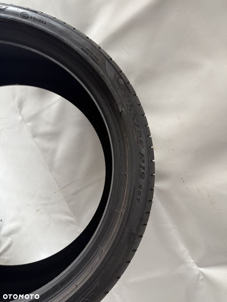 255/35/19 Pirelli P ZERO AO 96Y - 2