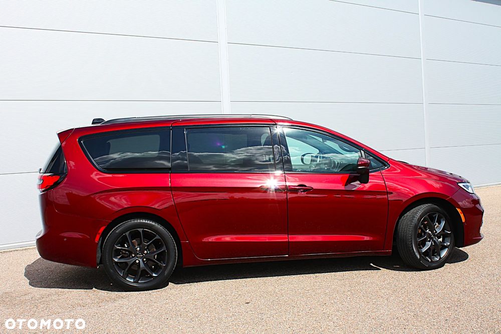 Chrysler Pacifica - 10