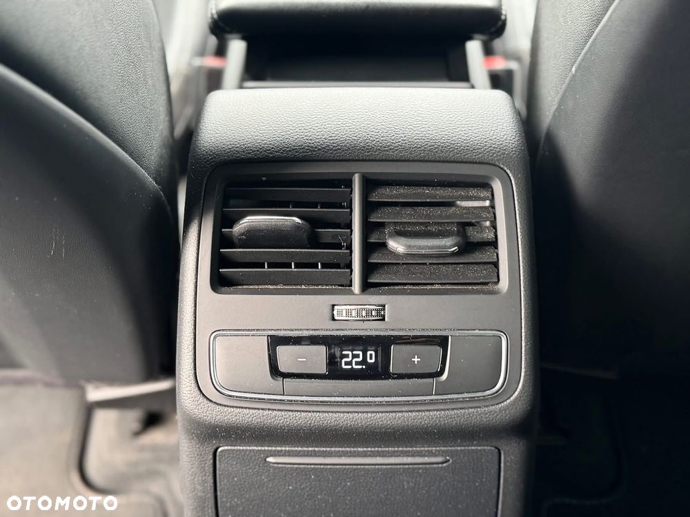 Audi A4 Avant 2.0 TDI S tronic - 32