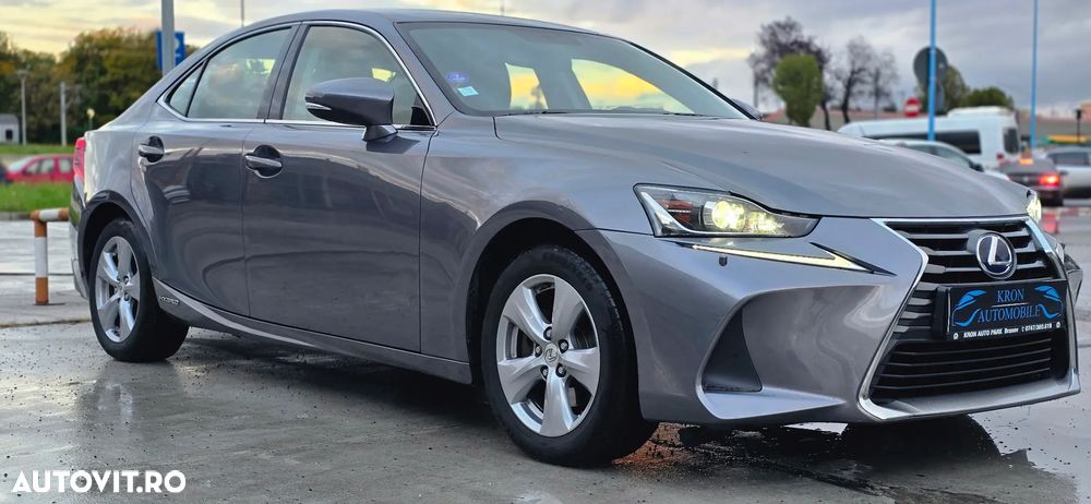 Lexus Seria IS 300h Executive Plus - 22