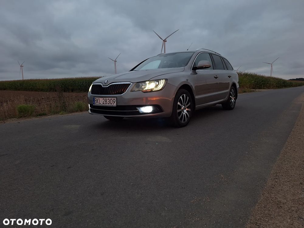 Skoda Superb 2.0 TDI 4x4 Platinum DSG - 4