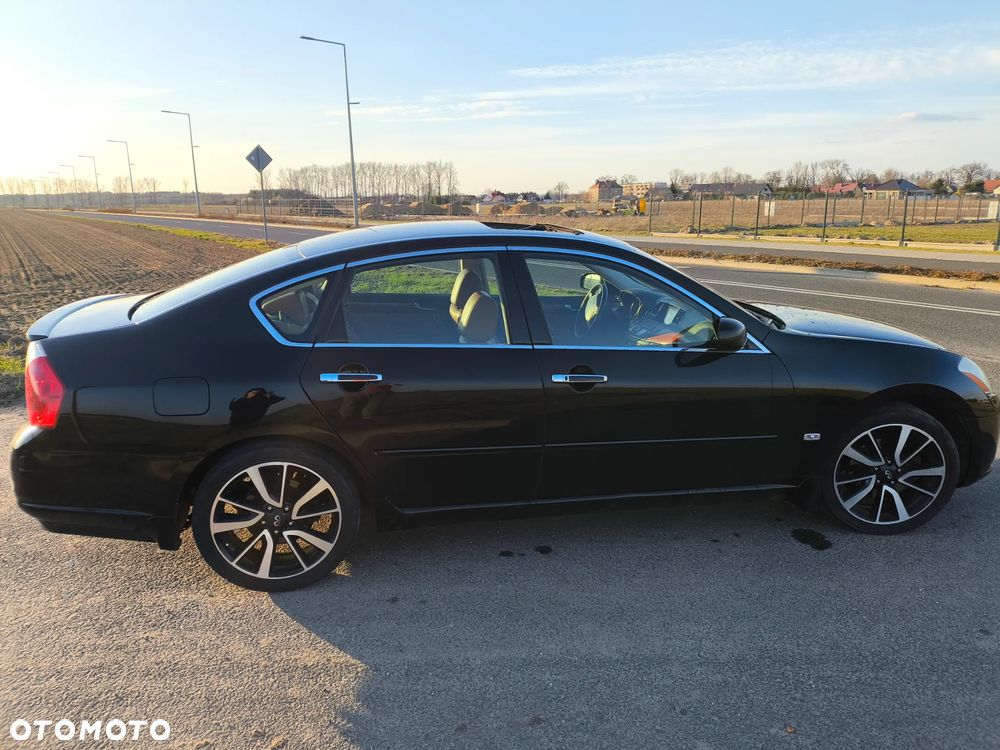 Infiniti M - 9