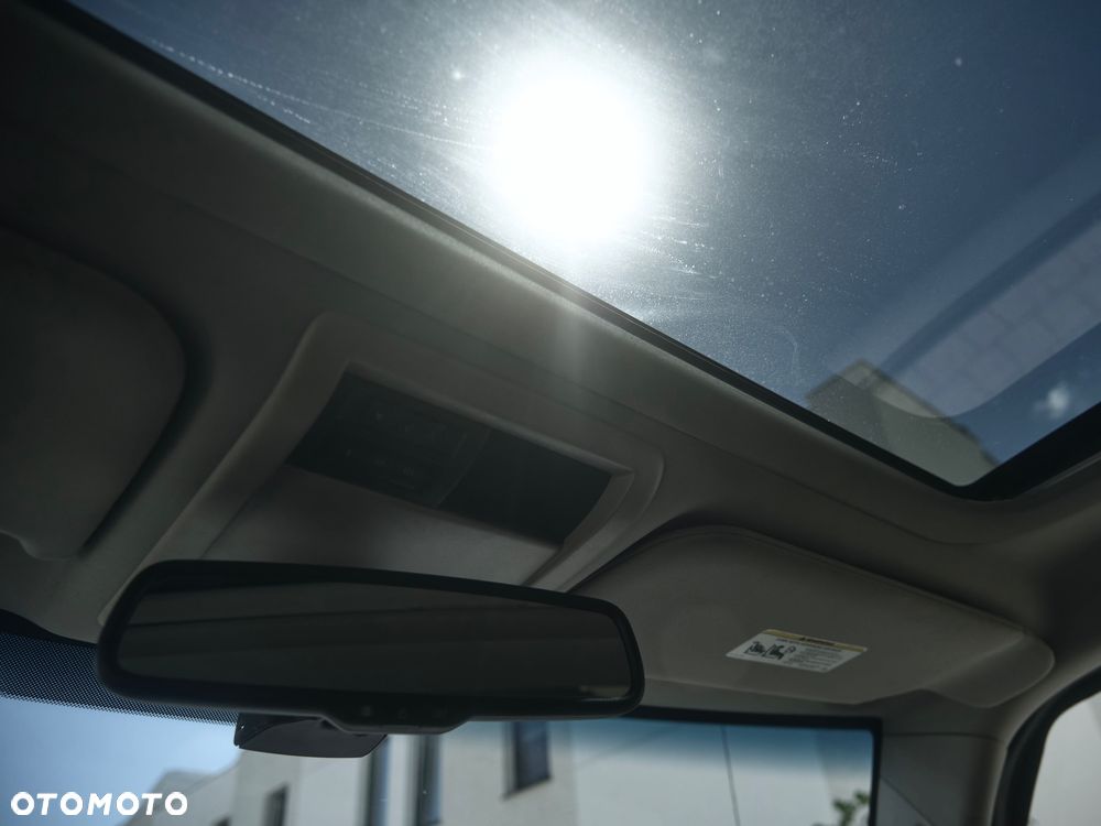 Jeep Commander - 23