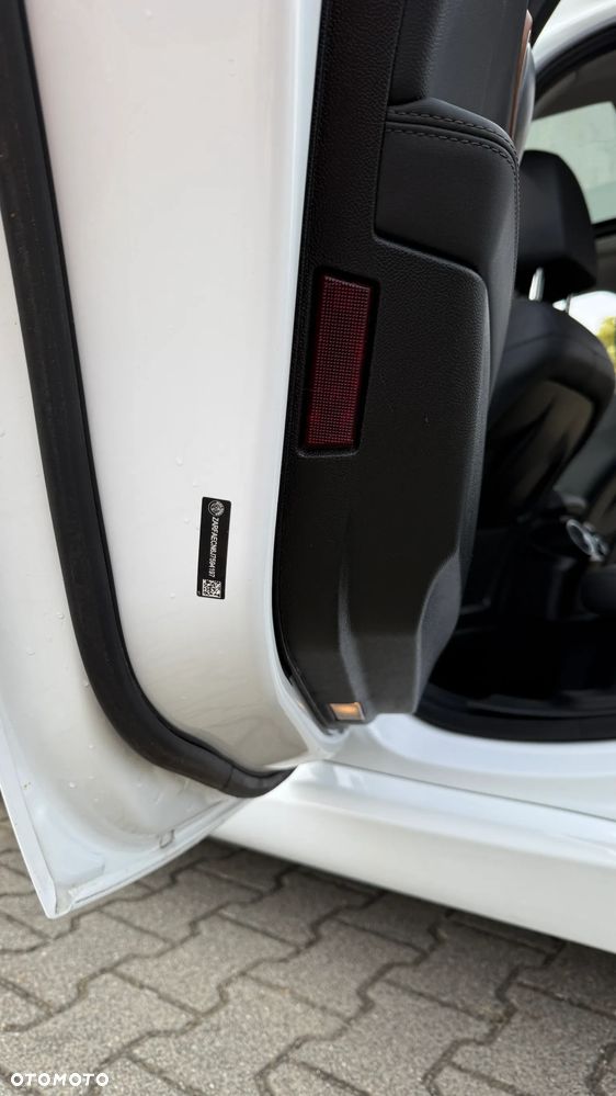 Alfa Romeo Giulia 2.0 Turbo 16V AT8 Veloce - 12