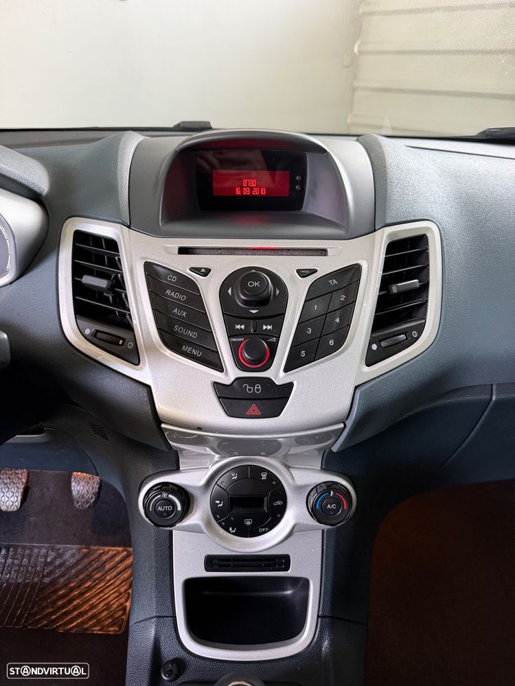 Ford Fiesta 1.25 Trend - 10