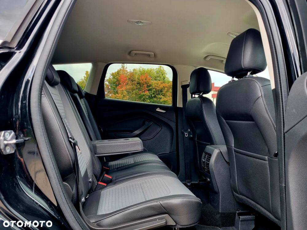 Ford Kuga 1.5 EcoBoost 2x4 Titanium - 12