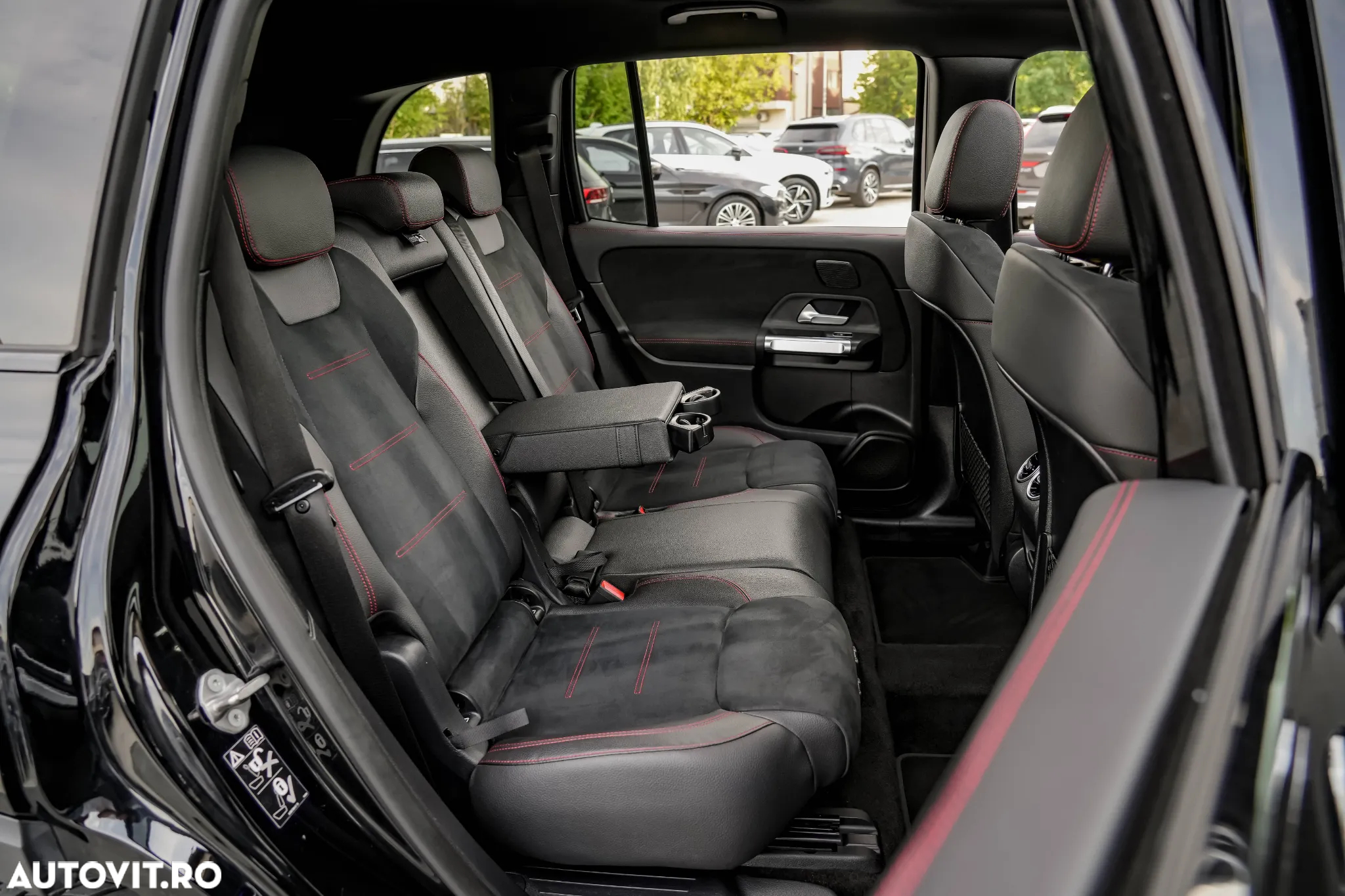 Mercedes-Benz GLB 200 7G-DCT AMG Line - 25