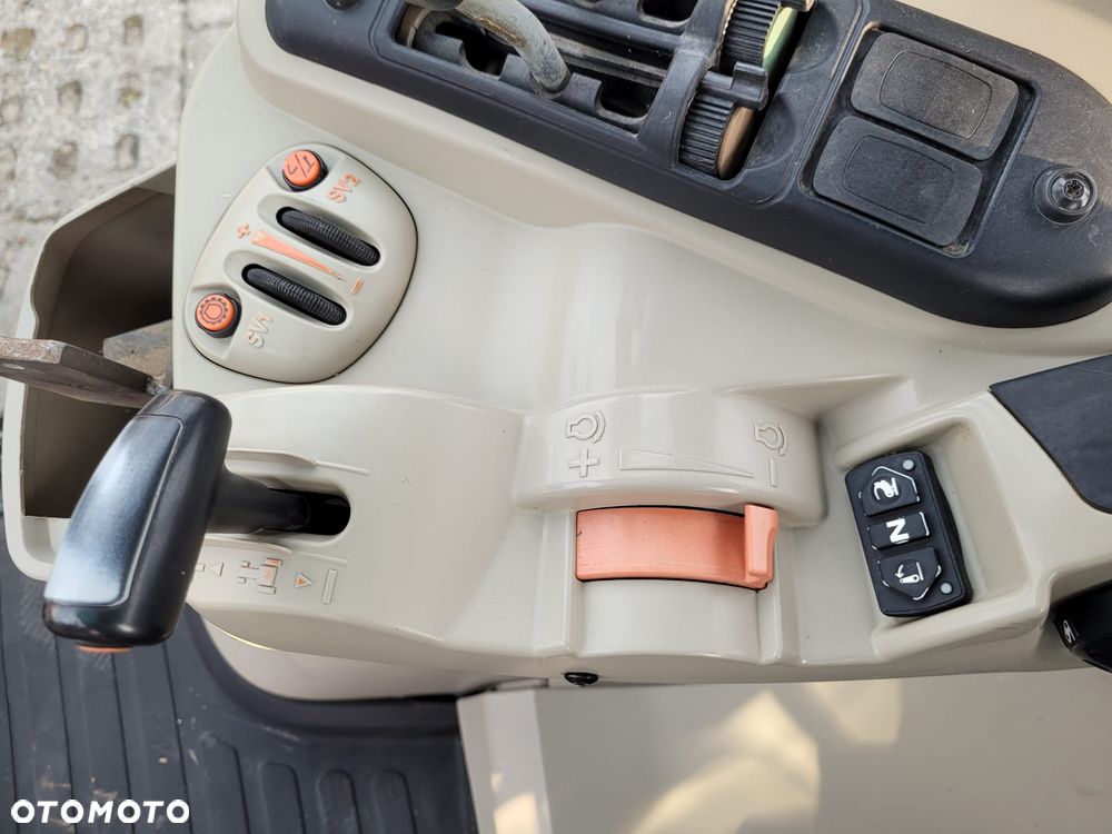 Massey Ferguson 5610 - 14