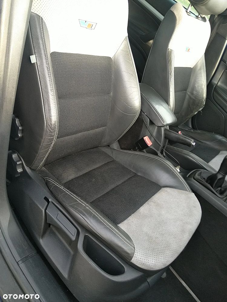 Skoda Octavia 2.0 TDI CR DPF RS - 17