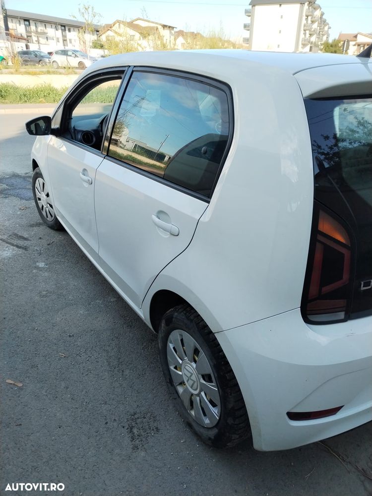 Volkswagen up! 1.0 MPI High - 5