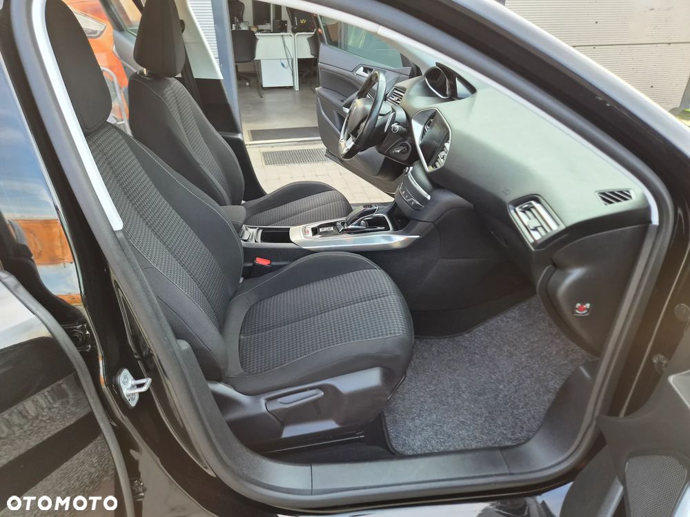 Peugeot 308 1.5 BlueHDi Allure S&S EAT8 - 15