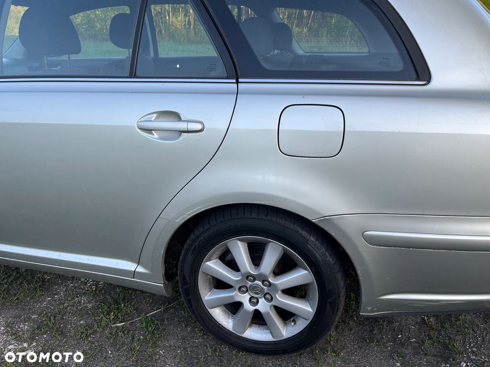 Toyota Avensis 2.0 D-4D Combi - 9