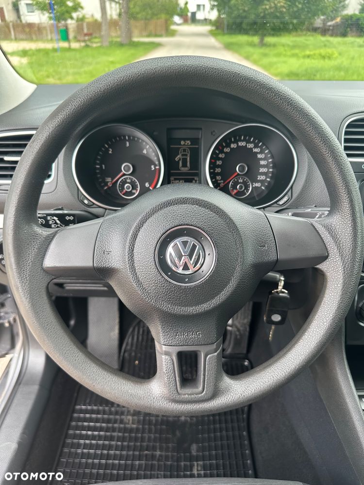 Volkswagen Golf - 24