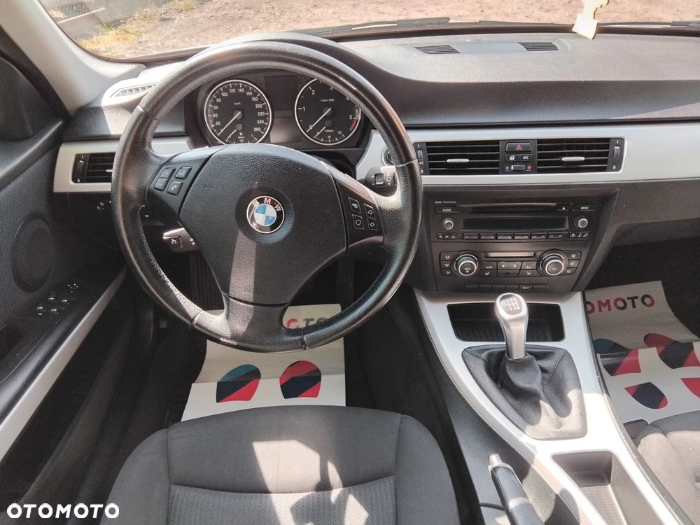 BMW Seria 3 320d - 14