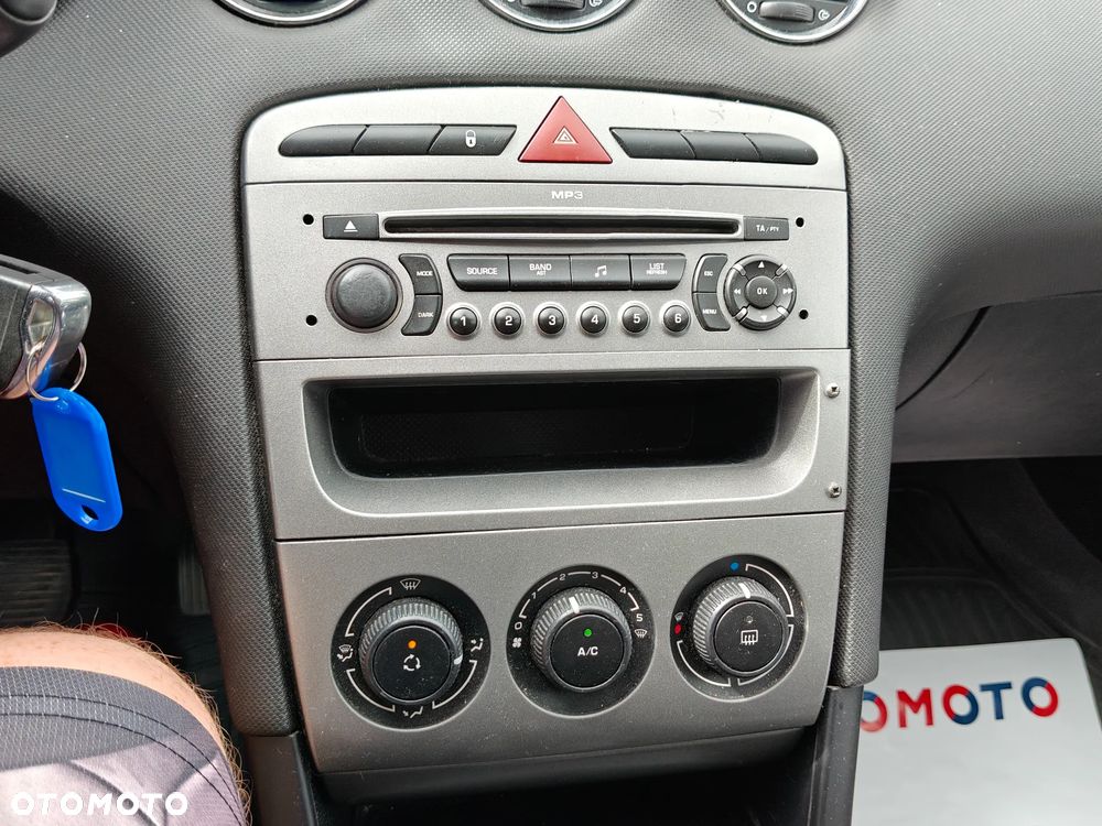 Peugeot 308 1.6 HDi Premium - 24