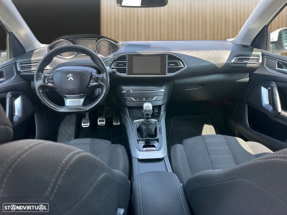 Peugeot 308 1.2 PureTech Allure J17 - 11