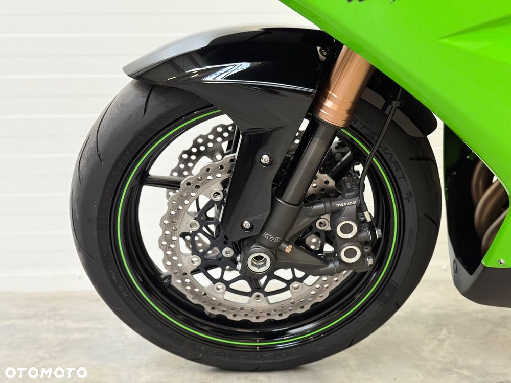 Kawasaki ZX - 24
