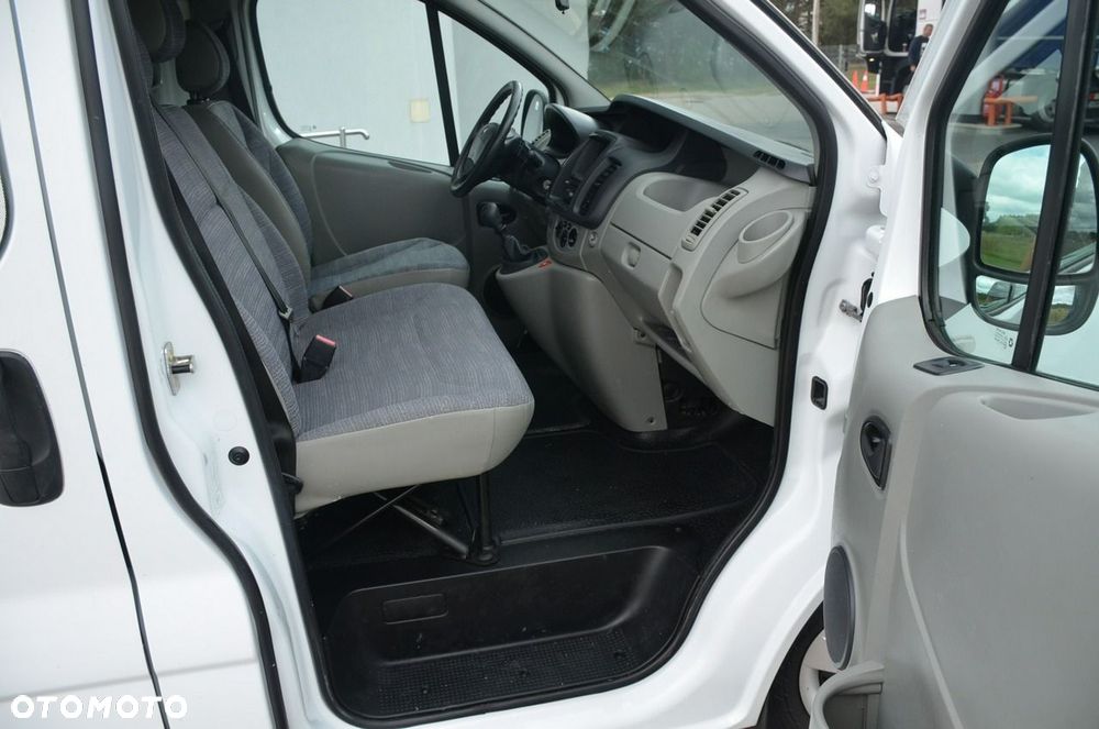 Renault Trafic - 13