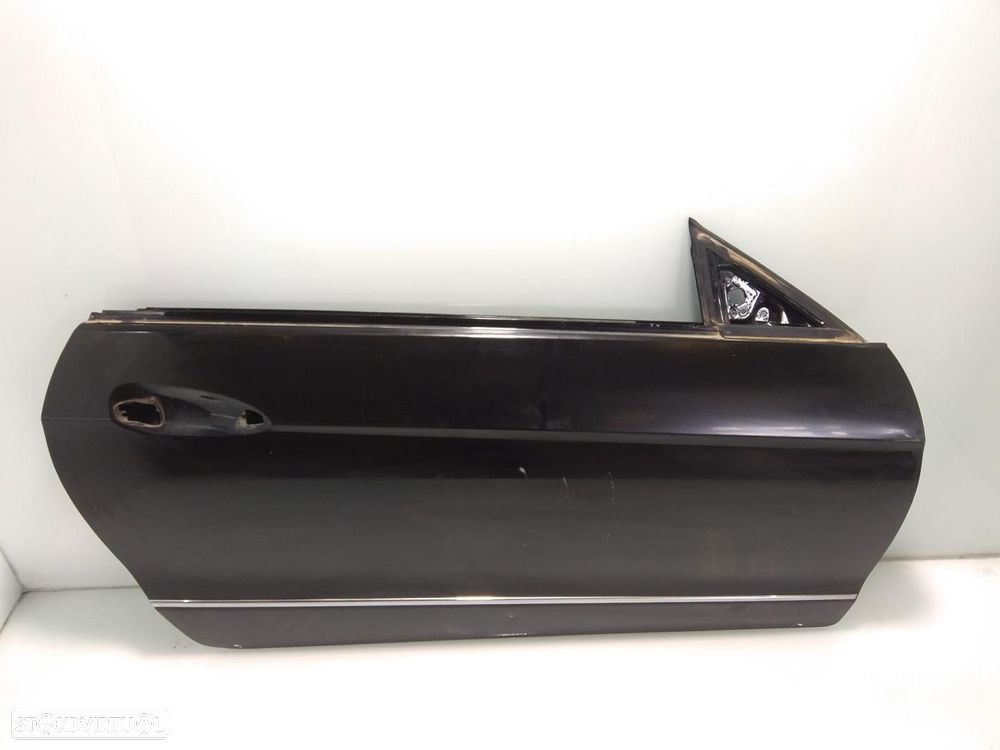 PORTA FRENTE DIREITA MERCEDES-BENZ CLASE - 1