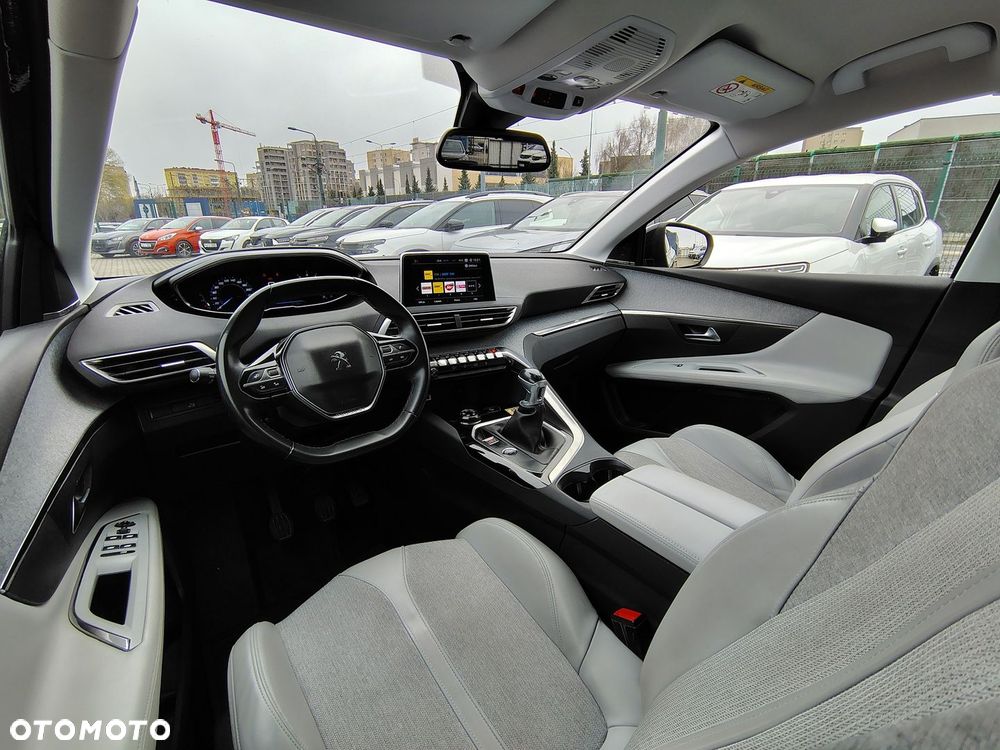 Peugeot 3008 1.2 PureTech GPF Allure S&S - 7