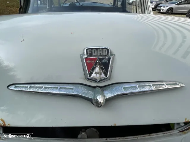 Ford Crestline - 30