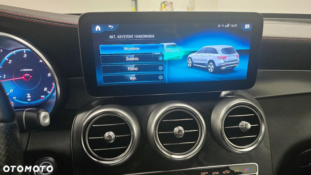 Mercedes-Benz GLC 300 d 4Matic 9G-TRONIC AMG Line Plus - 28