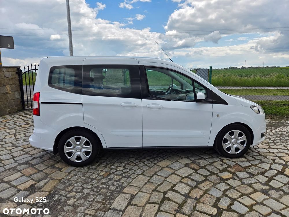 Ford Courier - 11