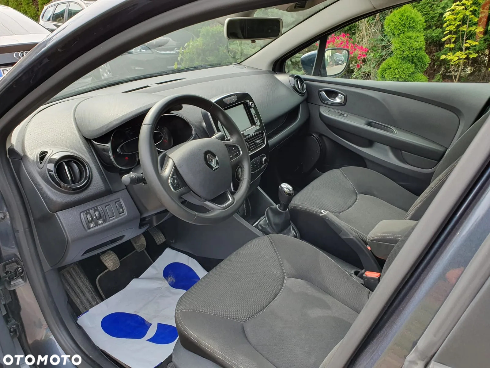 Renault Clio - 8