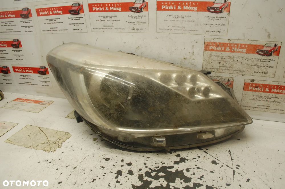 LAMPA PRAWY PRZÓD PRZEDNIA PRAWA TOYOTA YARIS III - 1