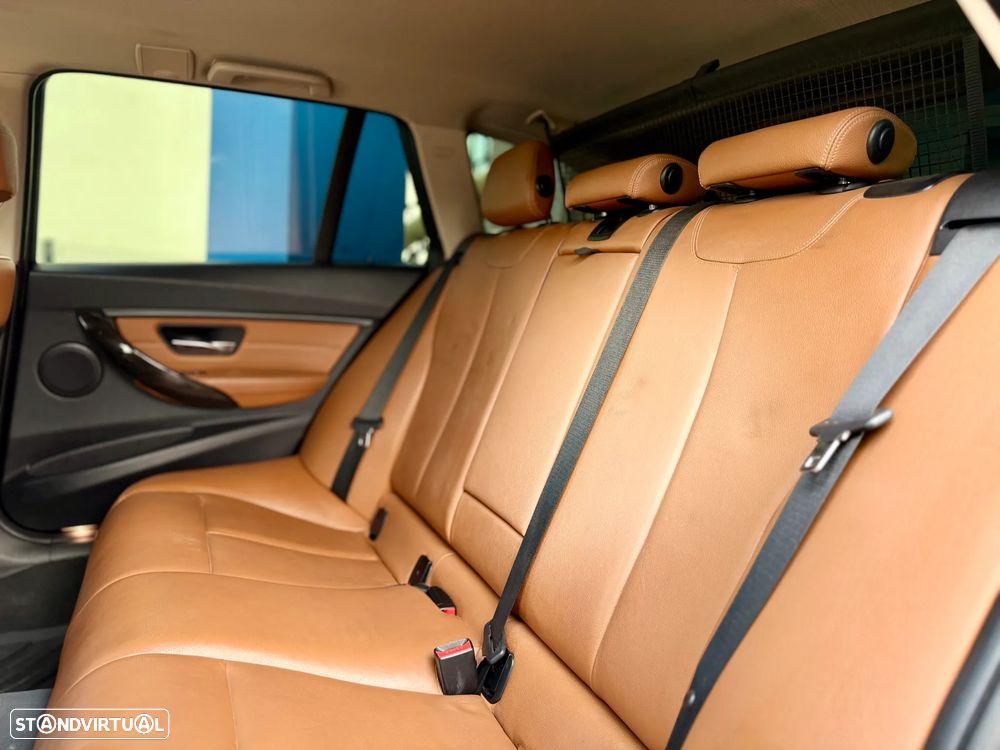 BMW 320 d Auto Line Luxury - 14